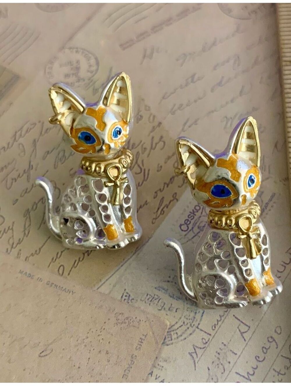 Adorable Cat-Shaped Vintage Style Earrings with Colorful Details